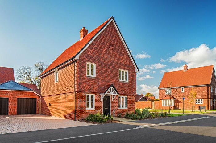 4 Bedroom Detached House For Sale In Saint Georges Park, Eastergate, PO20