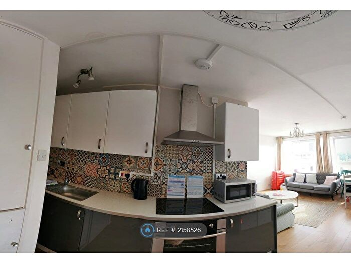 2 Bedroom Flat To Rent In Couzens House, London, E3