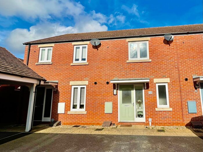 2 Bedroom Terraced House For Sale In Whittle Drive, Biggleswade, SG18
