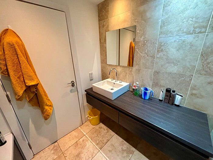 1 Bedroom Flat To Rent In Navigation Street, Birmingham, West Midlands, B5