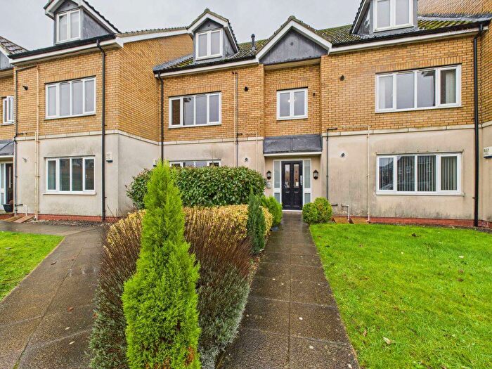 2 Bedroom Flat To Rent In Walmsley Court, Gilberdyke, HU15