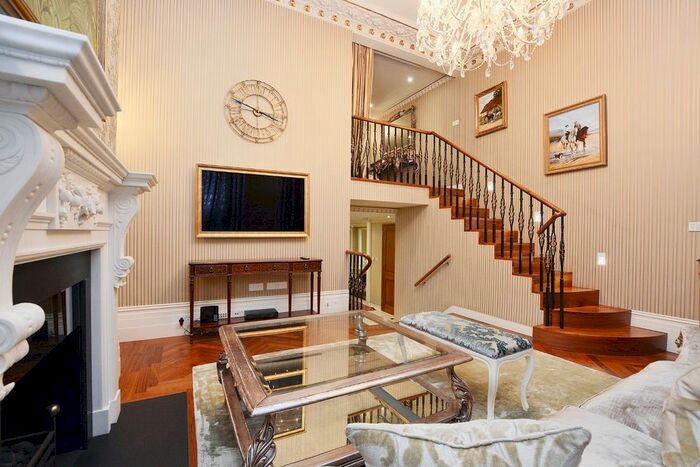 2 Bedroom Flat For Sale In Lancaster Gate, London, W2