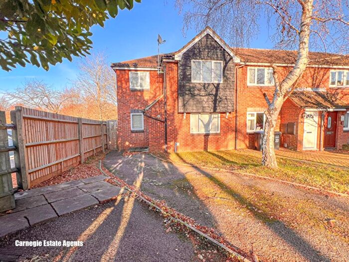 3 Bedroom End Of Terrace House To Rent In Harwood Close, Welwyn Garden City, AL8