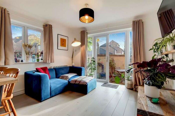 2 Bedroom House To Rent In Stanhope Close, London, SE16