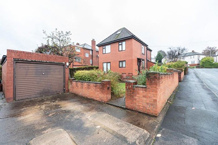 4 Bedroom Detached House For Sale In Hill Road, Castleford, WF10