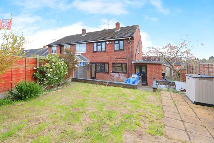 3 Bedroom Semi-Detached House For Sale In Pool Hall Crescent, Wolverhampton, WV3