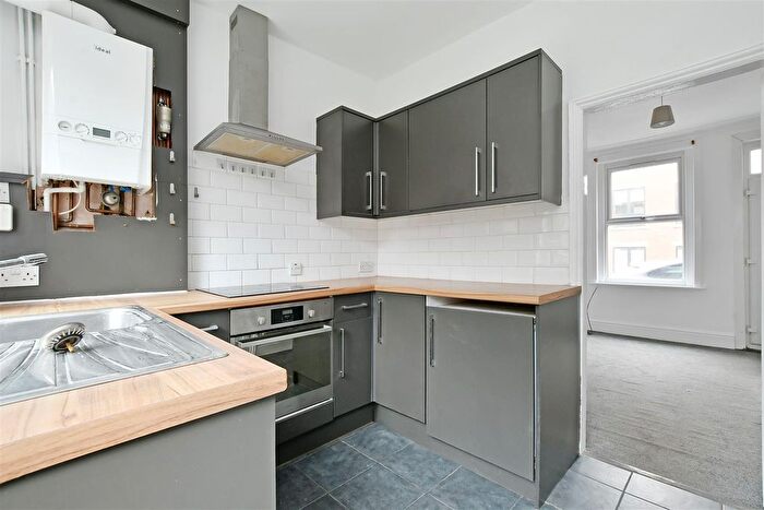 2 Bedroom Terraced House For Sale In Gordon Road, Sharrow Vale, S11