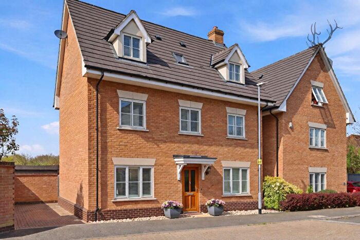 5 Bedroom Detached House For Sale In Buckingham Road, Epping, CM16