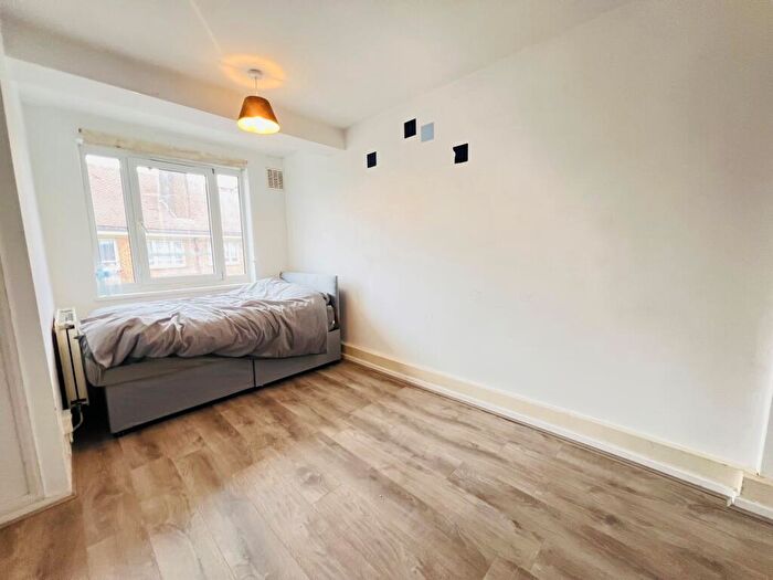 1 Bedroom Apartment To Rent In Coningsby Court, CR4