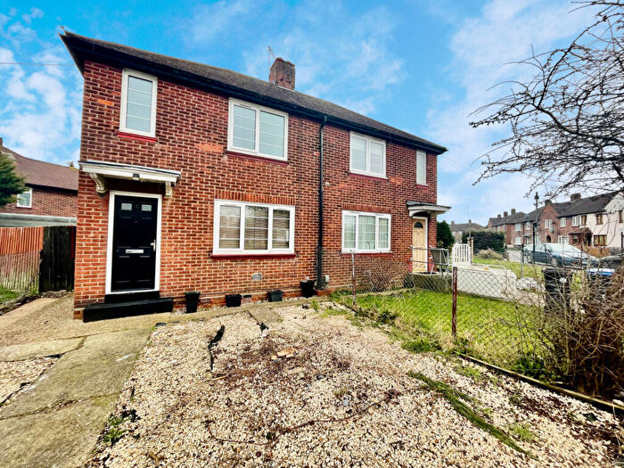 2 Bedroom Semi-Detached House To Rent In Weir Hall Avenue, N18