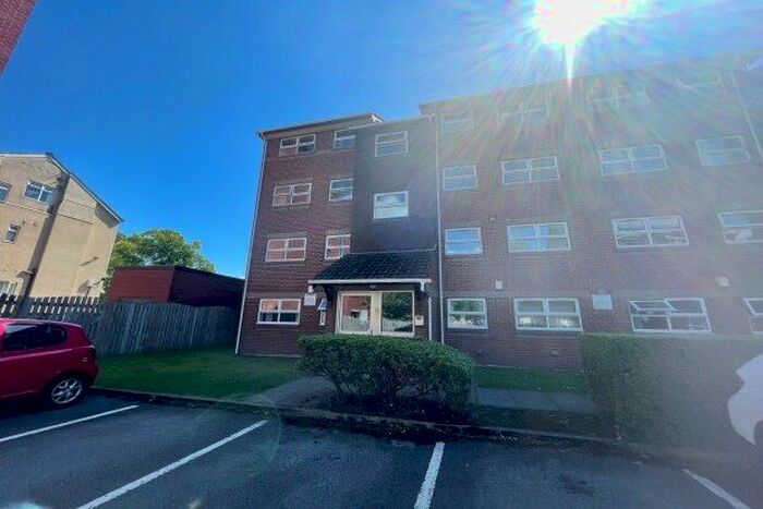 2 Bedroom Flat To Rent In Wilbraham Road, Manchester, M14
