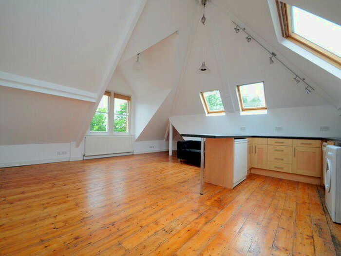 1 Bedroom Flat To Rent In Gubyon Avenue, London, SE24