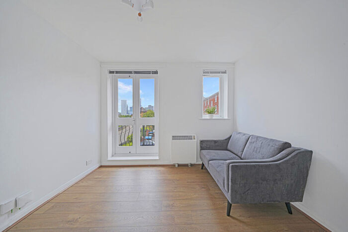 1 Bedroom Flat To Rent In Quilting Court, Garter Way, SE16