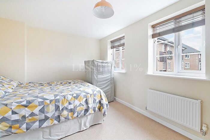 3 Bedroom Terraced House For Sale In Lockgate Road -, NN4