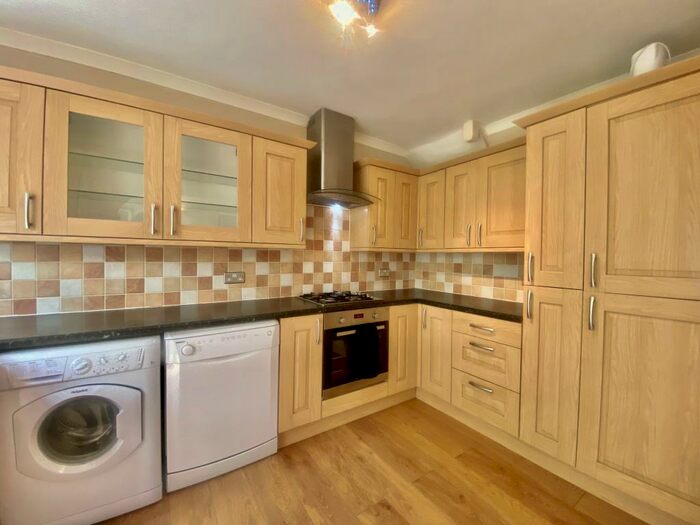 3 Bedroom Town House To Rent In Edelvale Road, Southampton, SO18