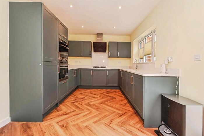 4 Bedroom Detached House For Sale In Club Lane, Birmingham, B31