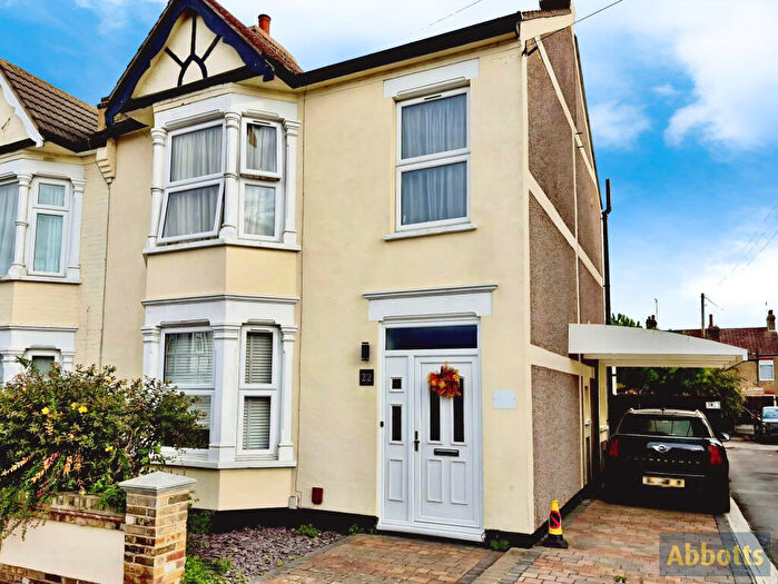 3 Bedroom House To Rent In Gainsborough Drive, Westcliff, SS0