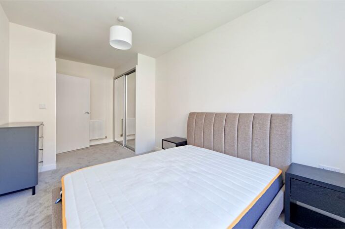 1 Bedroom Flat To Rent In Iris House, Plum Mews, Springfield Parkside, Tooting, SW17