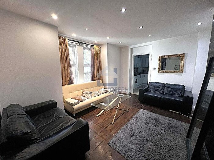 2 Bedroom Terraced House To Rent In Gilbey Road, Tooting Broadway, London, SW17