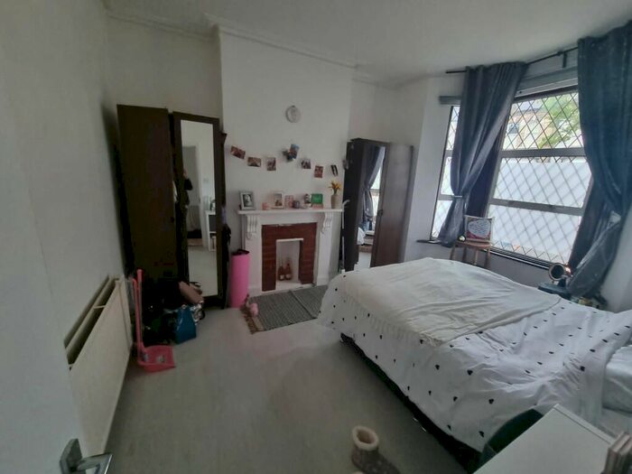 5 Bedroom Terraced House To Rent In Cobbold Rd, Shepard's Bush, W12