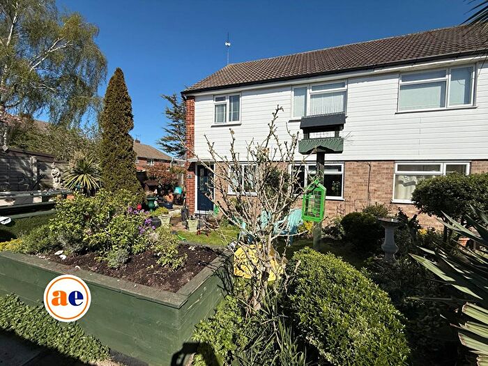 2 Bedroom Maisonette For Sale In Tyeshurst Close, London, SE2