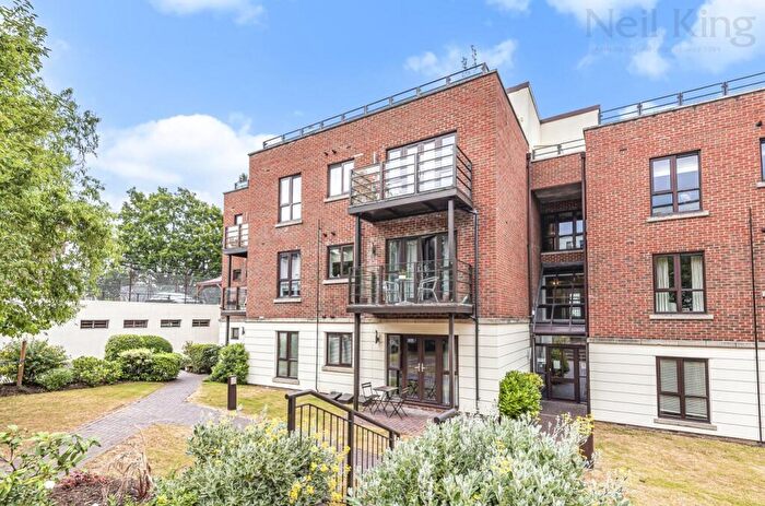 2 Bedroom Apartment To Rent In Tempus Court, High Road, South Woodford, London, E18