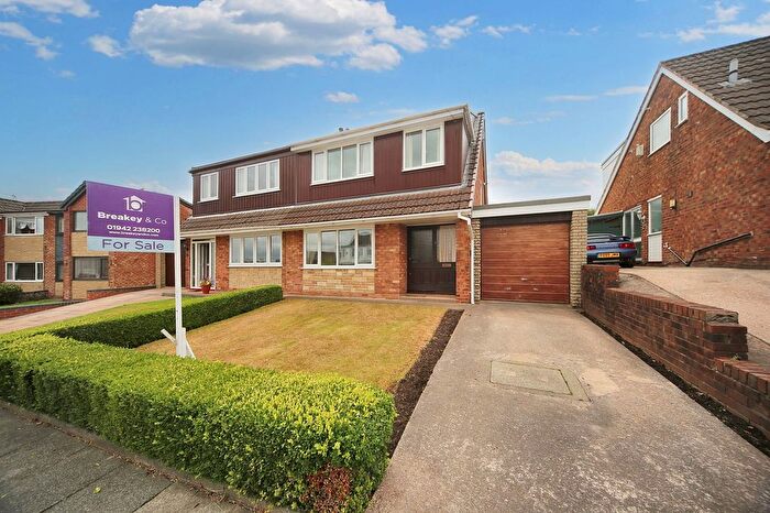 3 Bedroom Semi-Detached House For Sale In Forres Grove, Ashton-In-Makerfield, WN4