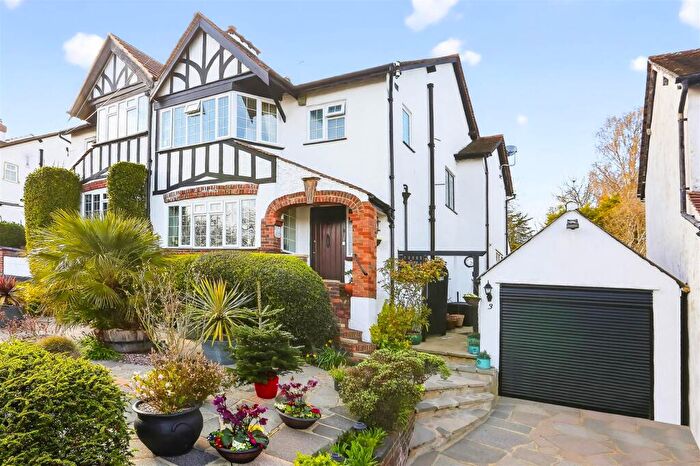 3 Bedroom Semi-Detached House For Sale In Oakhurst Rise, Carshalton, SM5