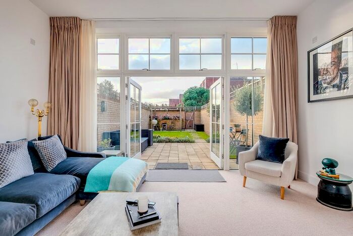 6 Bedroom Terraced House To Rent In Upper Richmond Road, London, SW15