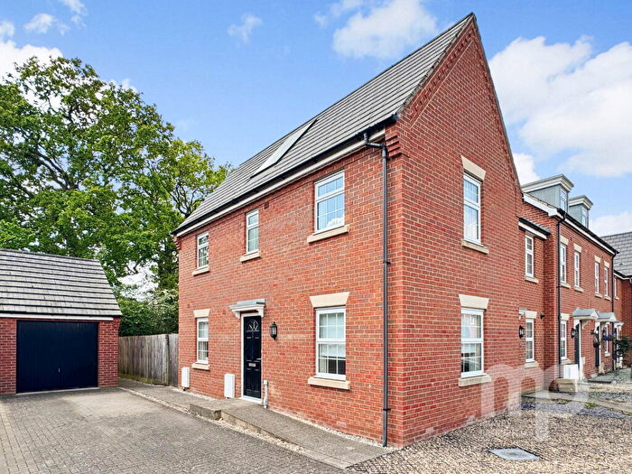 2 Bedroom Semi-Detached House For Sale In Old Oak Close, Wymondham, NR18