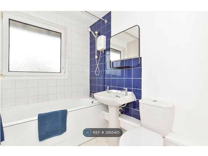 2 Bedroom Flat To Rent In Wendover Road, Havant, PO9