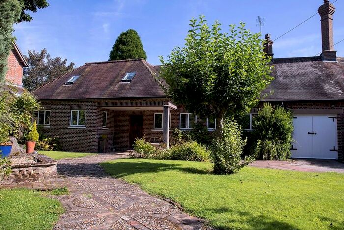 4 Bedroom Cottage To Rent In Baynards Lane, Rudgwick, RH12