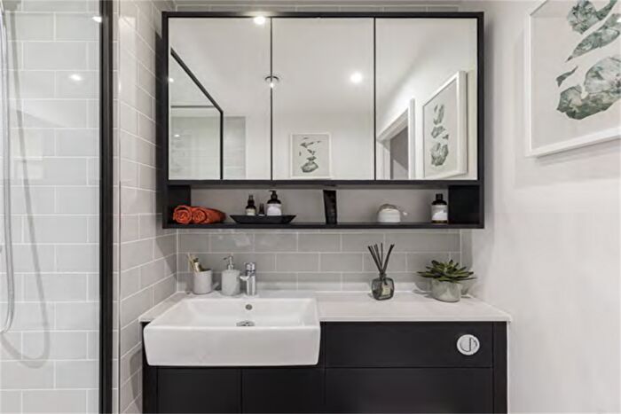 1 Bedroom Apartment For Sale In Celeste House, Caversham Rd, NW9