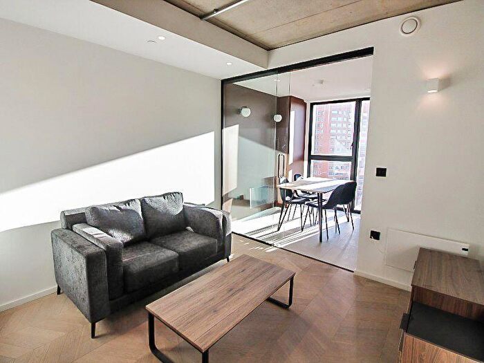 1 Bedroom Apartment To Rent In St George's Gardens, M15