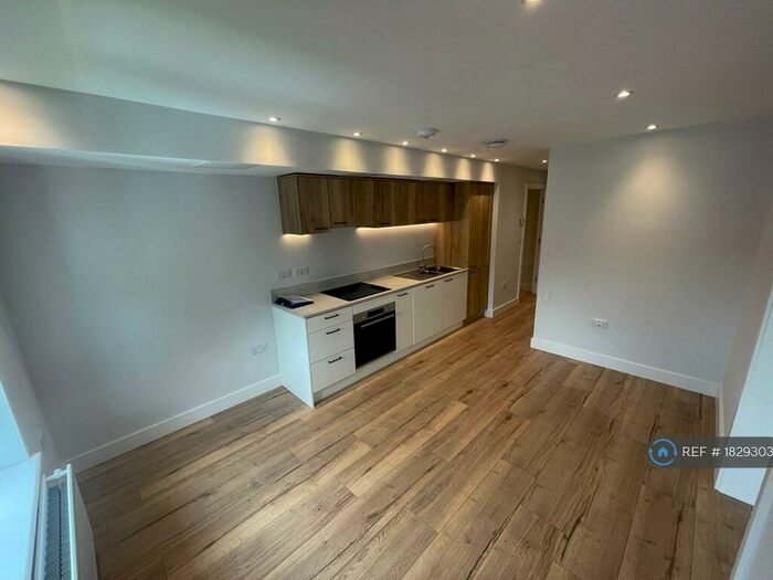 1 Bedroom Flat To Rent In Dunleys Hill, Hook, RG29