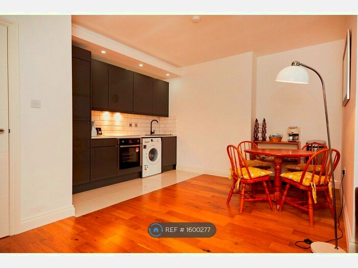 1 Bedroom Flat To Rent In Elmfield Road, Bromley, BR1