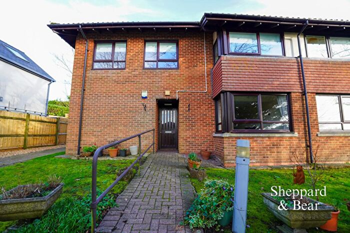 2 Bedroom Flat For Sale In Tygwyn Road, Penylan, Cardiff, CF23