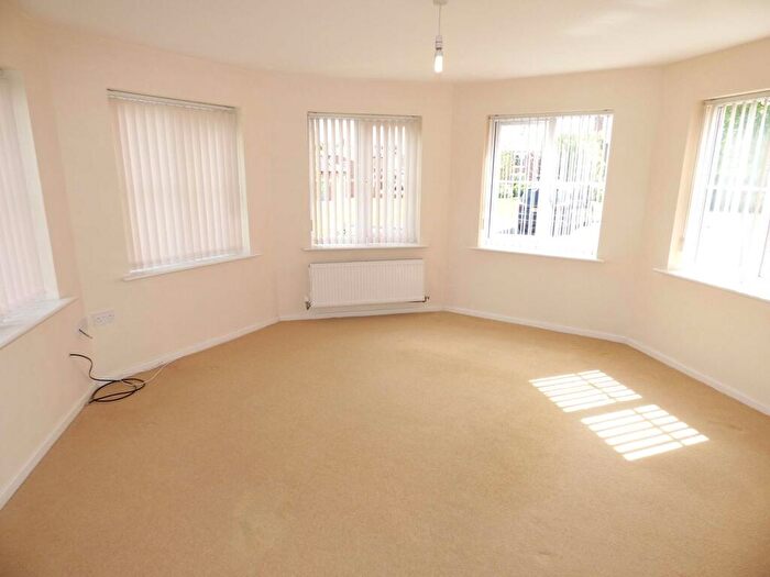 2 Bedroom Flat To Rent In Royal Drive, Fulwood, Preston, PR2
