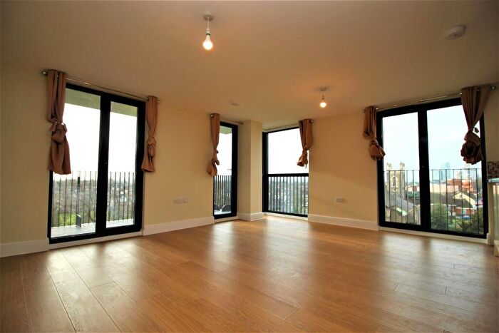 2 Bedroom Apartment To Rent In (st Floor) Charter House, High Road, Ilford, IG1