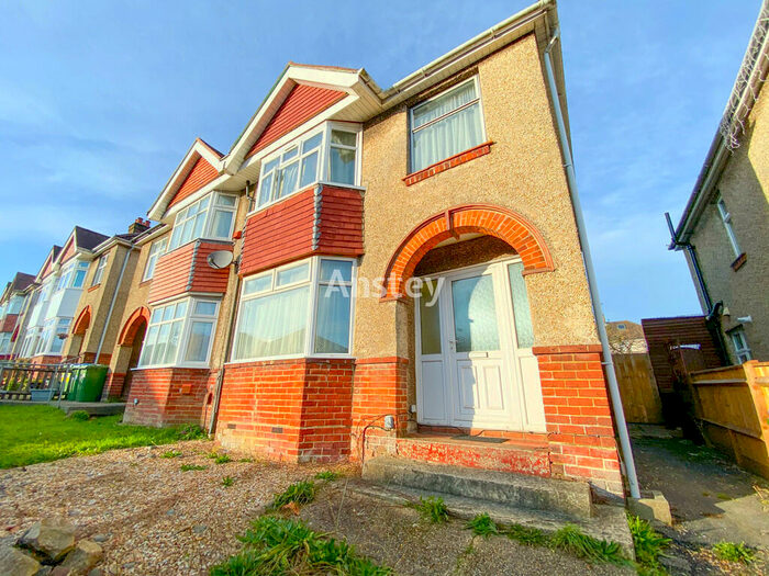 3 Bedroom Semi-Detached House To Rent In Burgess Road, Southampton, SO16