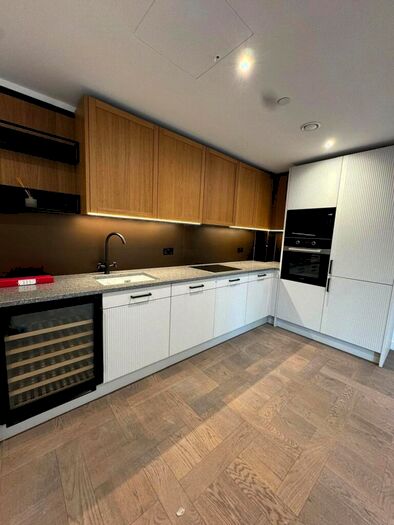 2 Bedroom Apartment To Rent In Merino Gardens, London Dock, Wapping, E1W