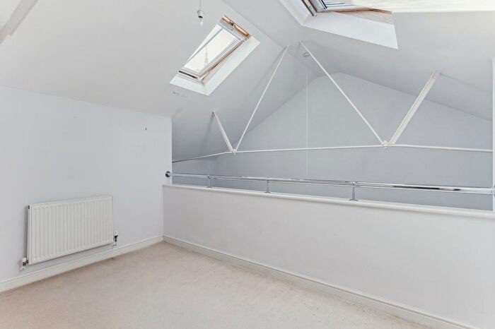 2 Bedroom Flat For Sale In Kingsley Avenue, Fairfield, Hitchin, SG5