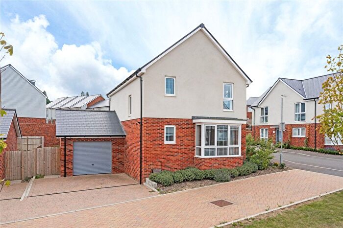 3 Bedroom Detached House For Sale In Herald Gardens, T/Wells, TN2