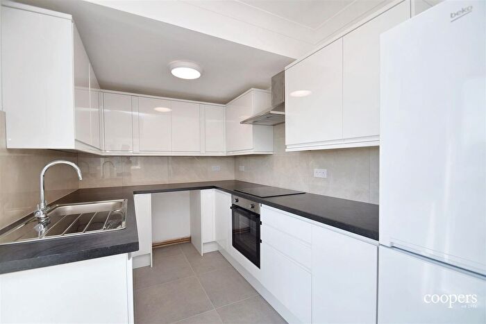 2 Bedroom Flat To Rent In Lucida Court, Whippendell Road, Watford, WD18