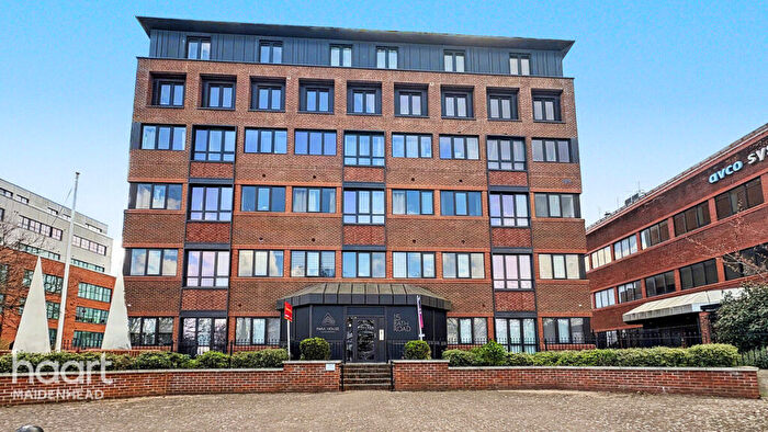 1 Bedroom Apartment For Sale In Bath Road, Slough, SL1