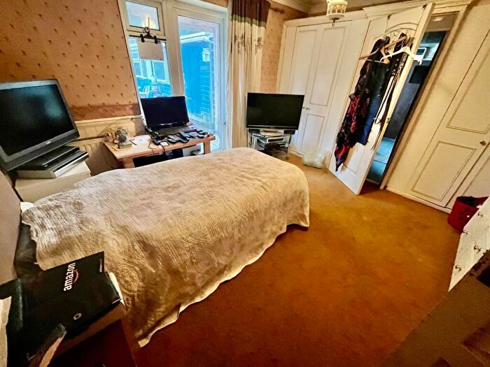 5 Bedroom Detached House For Sale In Ringwood Road, Ferndown, BH22