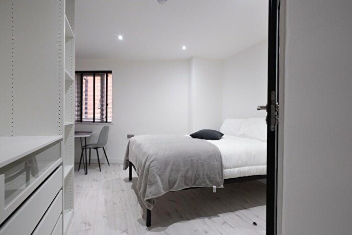 8 Bedroom House To Rent In High Street, Lincoln, LN5