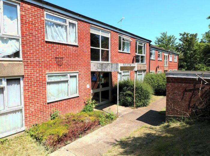 1 Bedroom Apartment To Rent In Holmesdale Road, North Holmwood, RH5