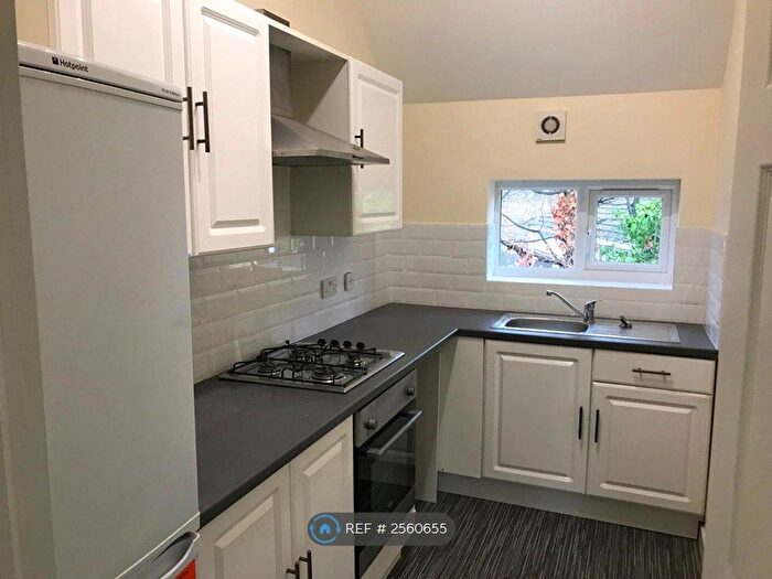 3 Bedroom Flat To Rent In Ladybarn Crescent, Manchester, M14