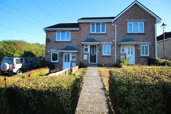 2 Bedroom Terraced House To Rent In Celandine Way, Cepen Park North, SN14